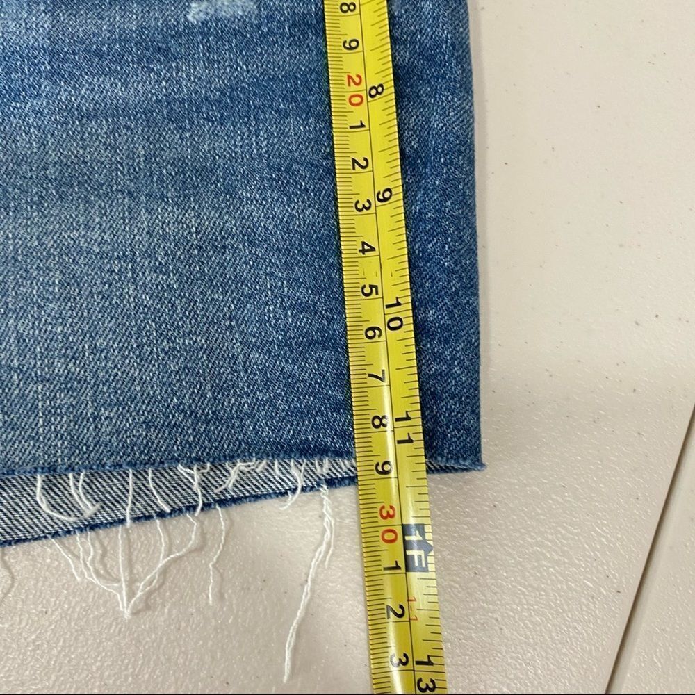 UNIVERSAL THREAD Distressed Raw Hem Jean Shorts - Picture 7 of 10